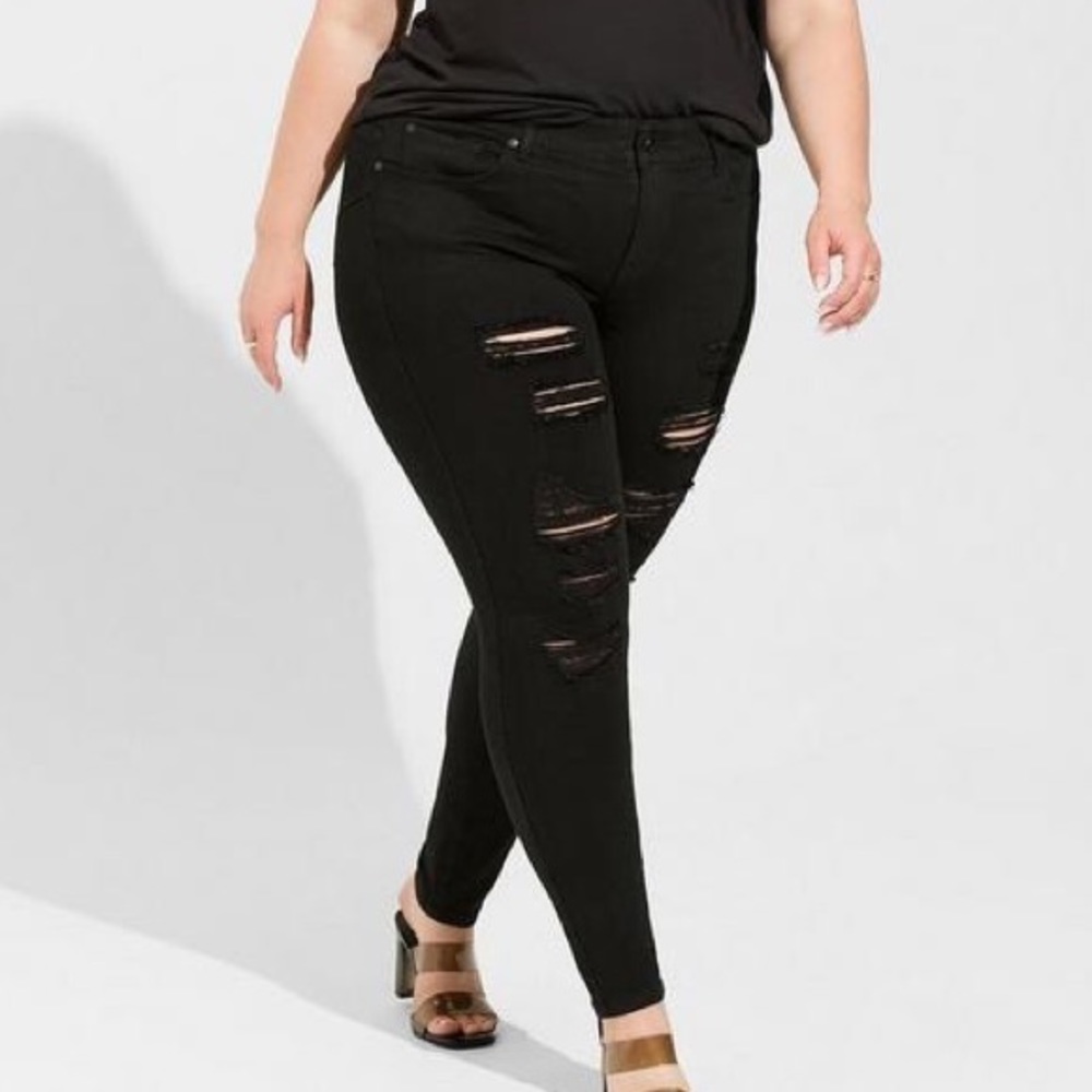 Torrid bombshell skinny black distressed denim jeans
